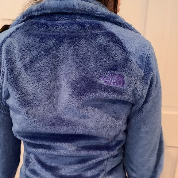 Fuzzy north face jacket - Picture 5 of 5